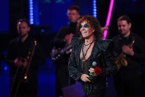 «В 76 лет — огонь!» Валерий Леонтьев зажигает в Таиланде с голым торсом