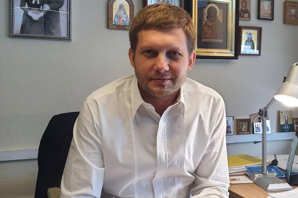 Неожиданное родство: сводные братья и сестры российских звезд, о которых мало кто знал
