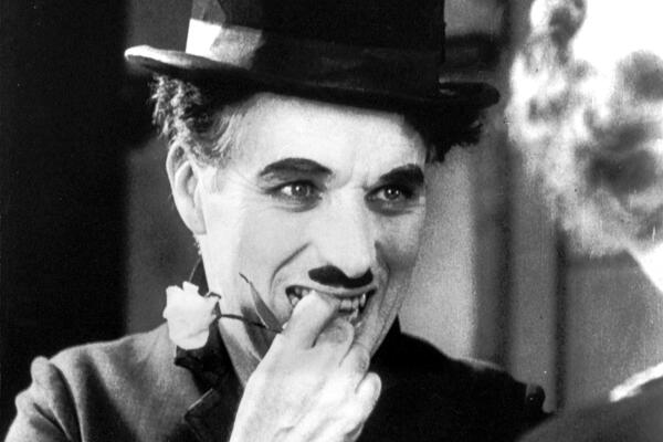 Почему могила Чарли Чаплина залита толстым слоем бетона: удивительные факты о жизни и смерти комика