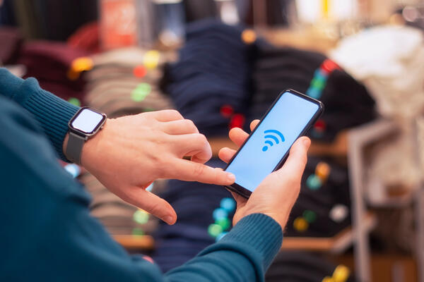 Почему нужно немедленно отключить Wi-Fi роутер — как это сделать быстро