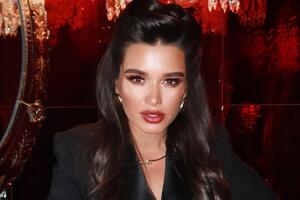 Жена Омарова опровергла заявления Бородиной — защищает мужа от критики