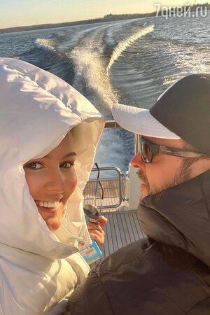 Мария Кожевникова с мужем - фото 