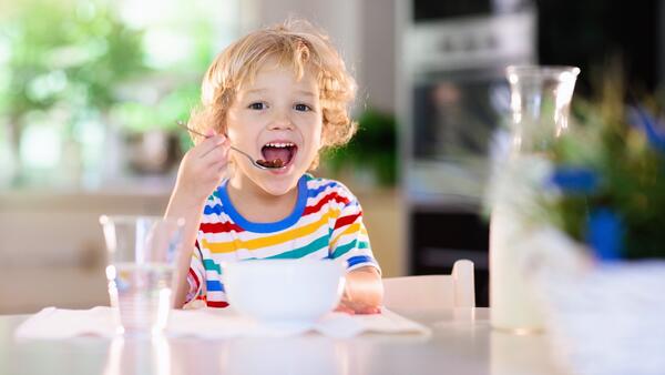 Здоровый завтрак для хорошего настроения детей