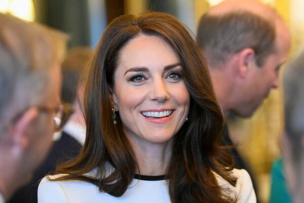 Принцесса Шарлотта затмила свою мать Кейт Миддлтон на коронации Карла III