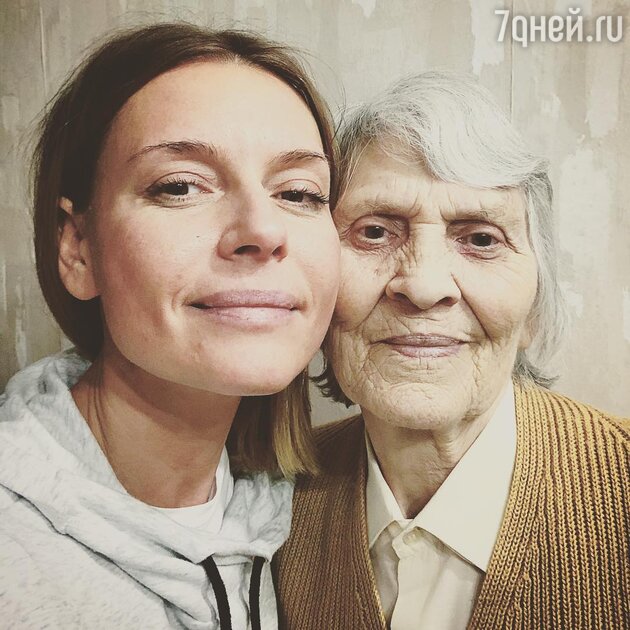 Любовь Толкалина с бабушкой