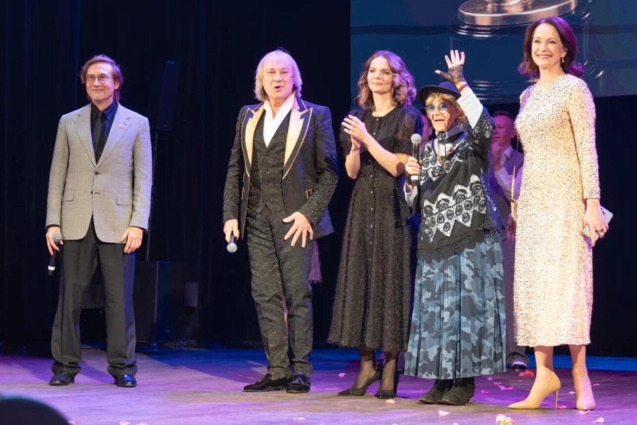 Николай Лебедев, Игорь Христенко, Елизавета Боярская, Алла Сурикова, Ольга Кабо. Фото: пресс-служба фестиваля