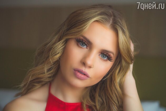 чем замазать брови для грима. Смотреть фото чем замазать брови для грима. Смотреть картинку чем замазать брови для грима. Картинка про чем замазать брови для грима. Фото чем замазать брови для грима