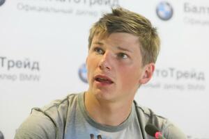 Аршавин впервые за пять лет обнял свою дочку Есению
