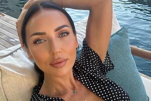 «Прижми меня крепче»: Алсу высказалась о песне, посвященной бывшему