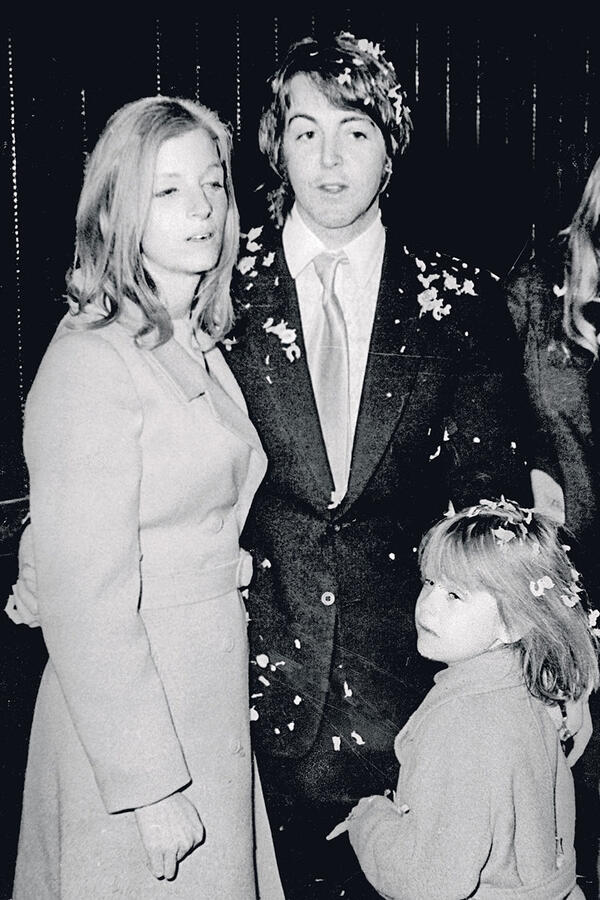 Пол Маккартни  с Линдой и ее дочкой Хизер
