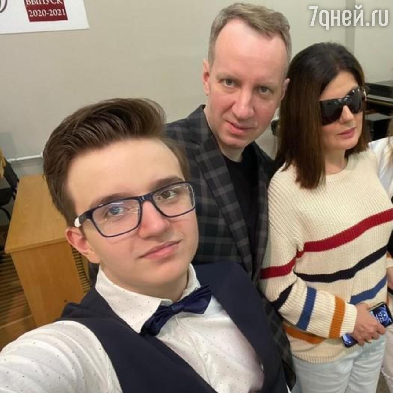 Диана Гурцкая с мужем и сыном фото