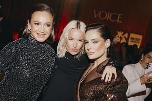  ,          MUSIC AWARDS