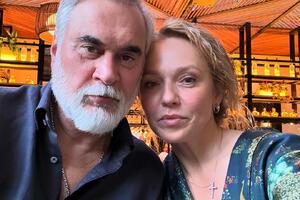 Джанабаева показала редкие фото с 21-летним сыном от Меладзе — красавец жених