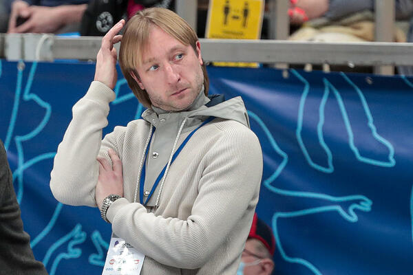 Сделавший пластику Плющенко пожаловался на жуткие боли — терпел, стиснув зубы