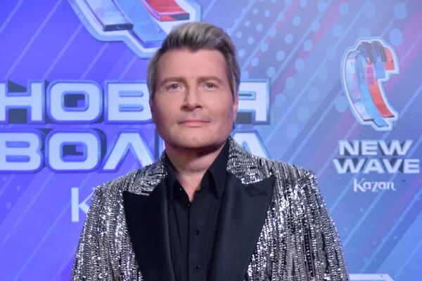 Басков рассказал о конфузе перед выступлением в Китае: «Все лицо обсыпало»