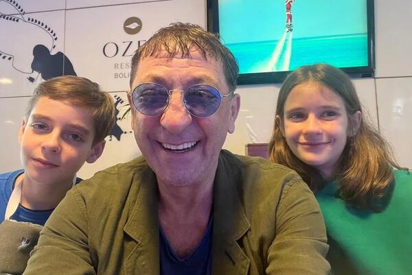 Снова вместе: Григорий Лепс забрал детей у бывшей жены