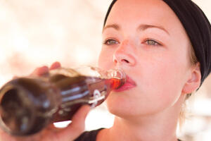 Чай, кофе, кола: как проверить свое здоровье, если вы практически не пьете воду