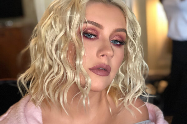  Растолстевшая Кристина Агилера снялась обнаженной