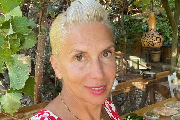 Алена Свиридова впервые показала внучку — малышке дали необычное имя