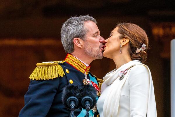 Коронация на фоне скандала: королева Дании спасла репутацию своего наследника