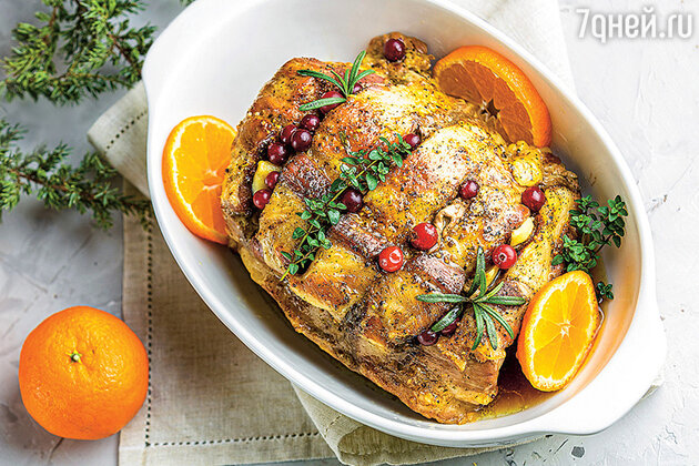 Окорок, запеченный с мандарином. Фото