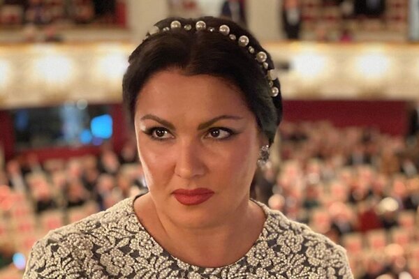 Поклонники увидели настоящее лицо Анны Нетребко