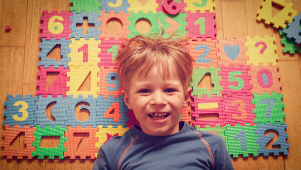 Нумерология: как дата рождения влияет на характер детей