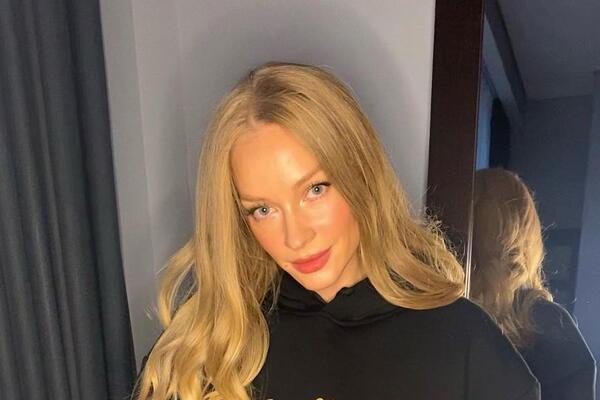 Секрет за семью замками: мать Светланы Ходченковой подтвердила тайную свадьбу дочери, состоявшуюся год назад