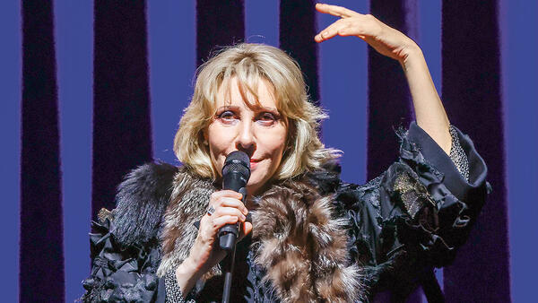 Рутберг отметила юбилей канканом