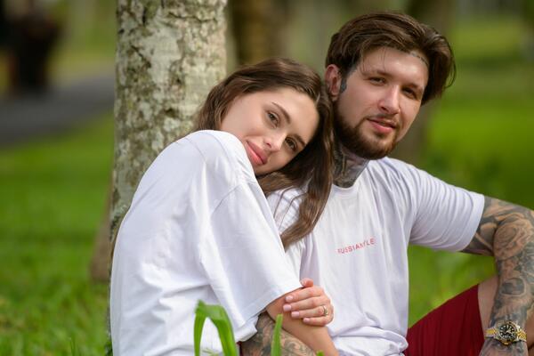 Скандальный блогер-миллионник с невестой стали участниками нового сезона реалити «Ставки на любовь»