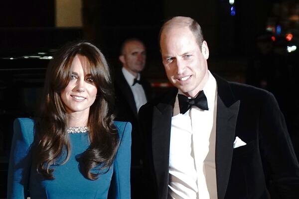 Неуязвима: блистательная Кейт Миддлтон появилась на публике после обвинений в ее адрес  