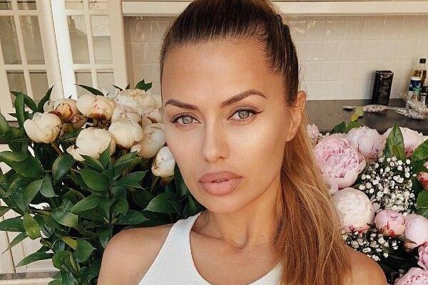 Сняли бинты: распухшая после пластики Боня боится подойти к зеркалу