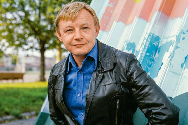 «У меня вся жизнь — как смех сквозь слезы...» — говорил Михаил Кононов