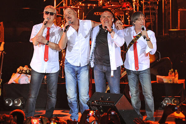 Викторина: кто хочет пойти на концерт группы «Секрет»?