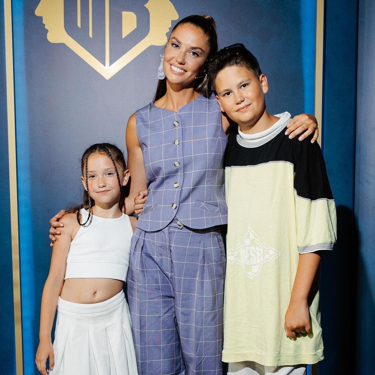 Недавно родившая Муцениеце напугала играми с дочкой — еще бы в снег кинула