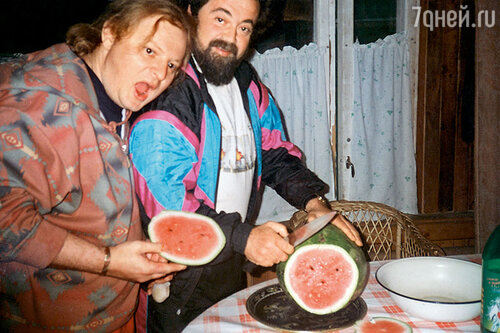 Мы с Юрой на веранде моей дачи