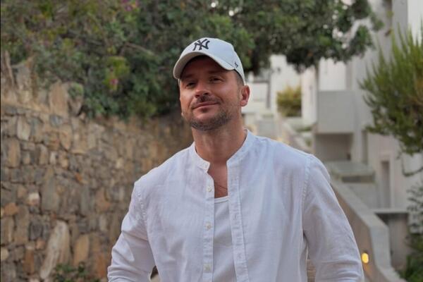 «Молодежь наступает на пятки»: Лазарев показал, на что способны его подросшие дети