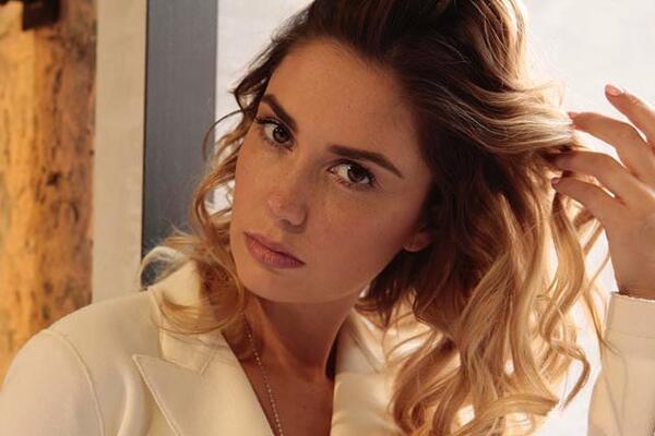 Павел Прилучный увез Агату Муцениеце в Венецию