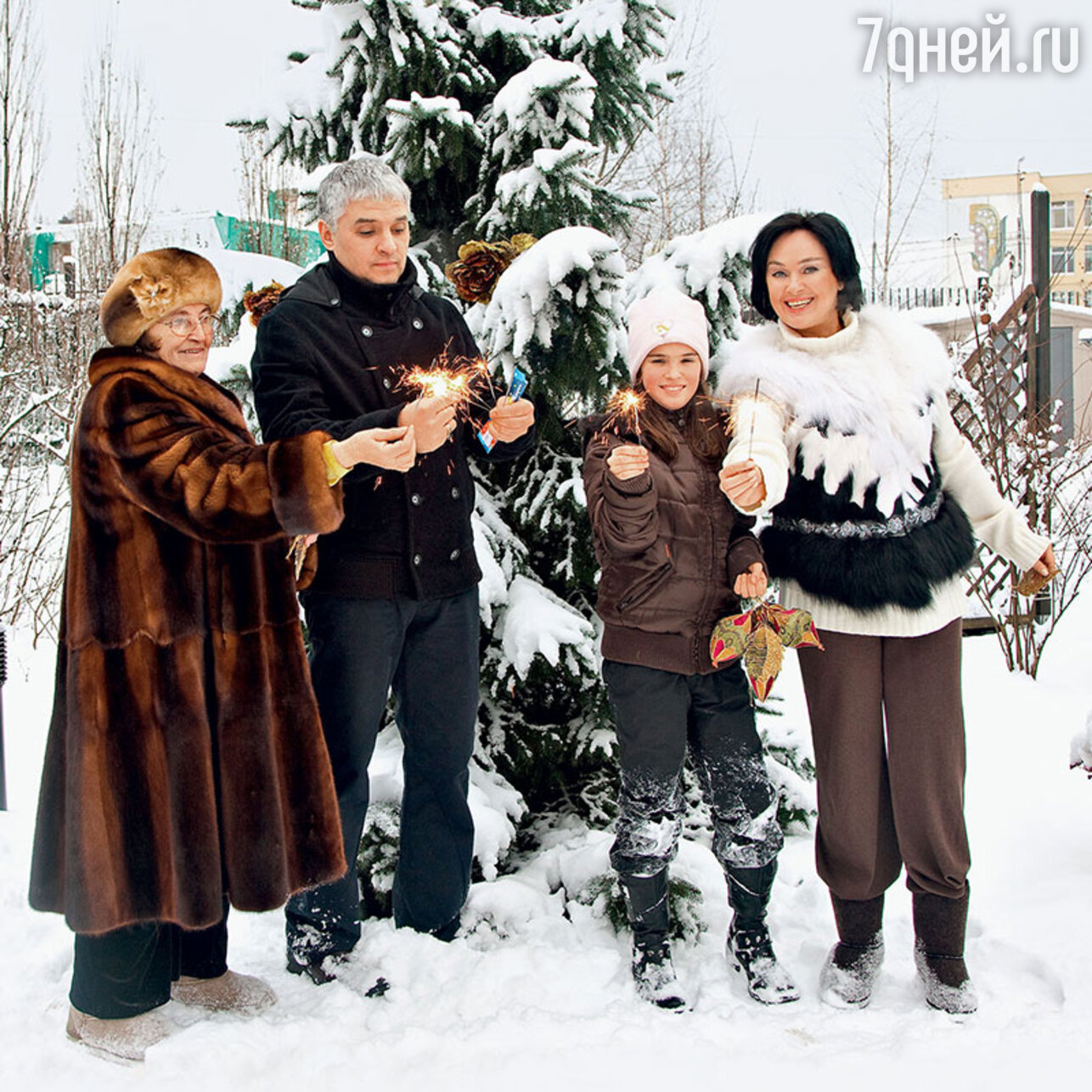 Лариса Гузеева с семьей