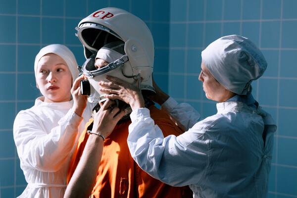 Завершились съемки байопика «Гагарин. После космоса»: первые кадры и подробности документальной картины