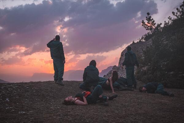«Стая»: Агата Муцениеце и Павел Табаков пытаются выжить в горах