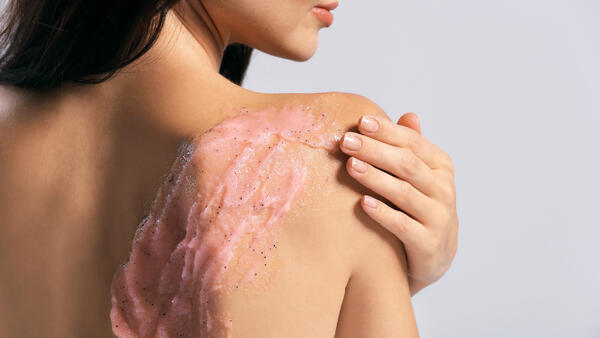 Как использовать скраб для тела, чтобы получить максимум пользы и удовольствия