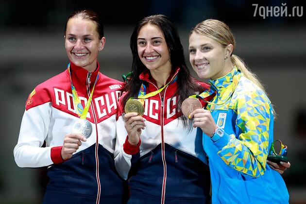 Яна Егорян и Софья Великая и Ольга Харлан фехтование