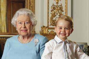 Появился новый портрет принца Джорджа с королевой Елизаветой
