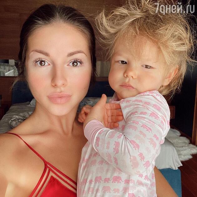 Нюша с дочерью Симбой