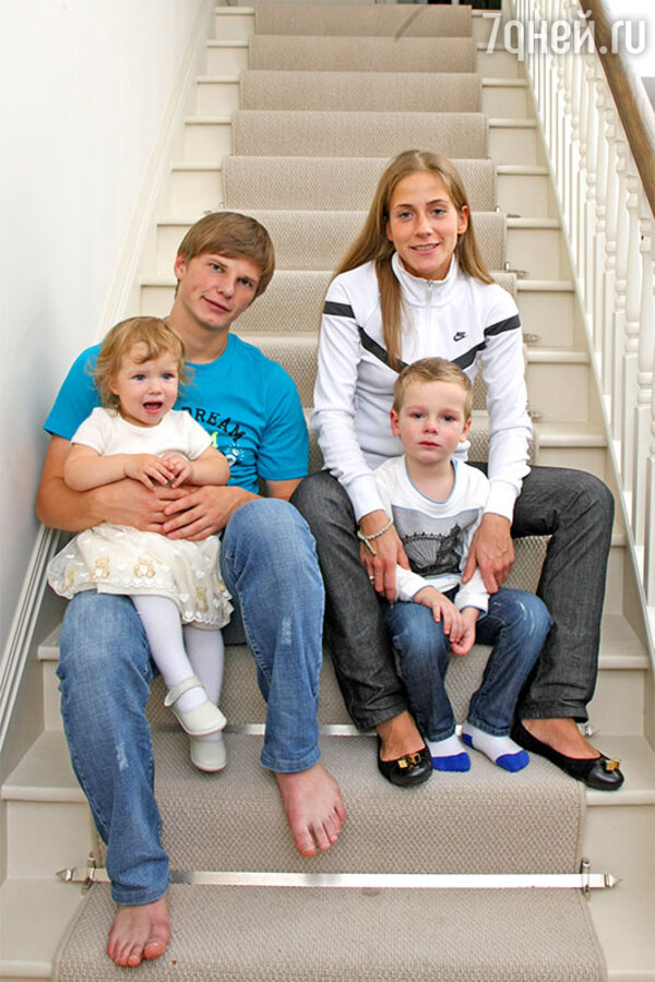 Андрей Аршавин и Юлия Барановская с детьми Артемом и Яной