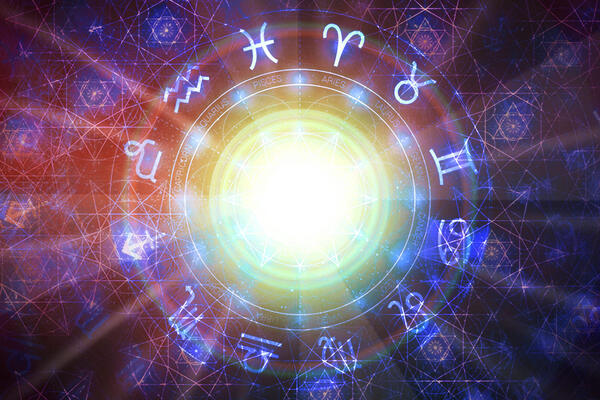 Львам — экстаз, Овнам — отдых: что ждет каждый знак зодиака до 22 марта