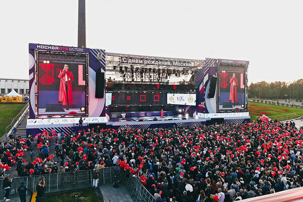 Звёзды «Дорожного радио» подарили  москвичам грандиозный концерт