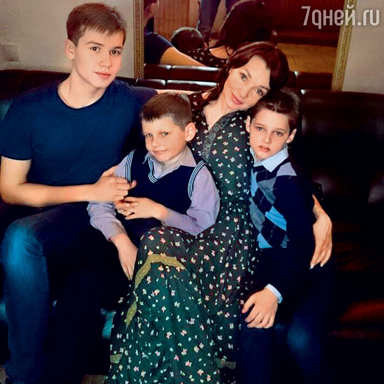 Наталия Антонова с сыновьями