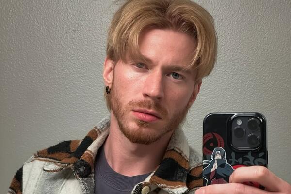 Никита Пресняков переполошил соцсети пикантным видео в постели с красоткой — кто эта незнакомка?